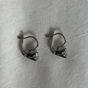 Sterling silver hanging earrings, simple and classic, with white crystals